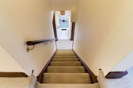 Alfold Road, Cranleigh, GU6 - Photo 5