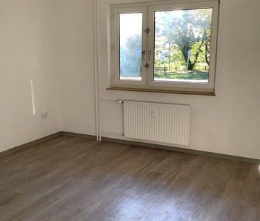 Sonnig, geräumig und renoviert: 3 Zimmer mit Balkon in Heiligenhaus - Photo 4