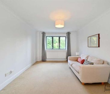 Compass Poiint, Grenade Street, London, E14 - Photo 1