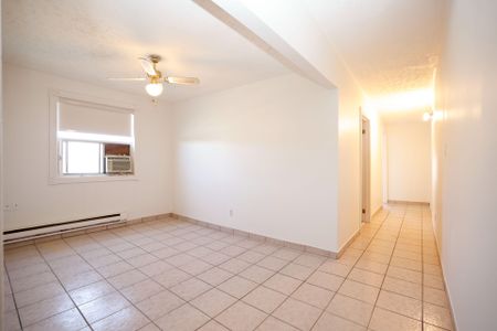 For Lease - 37 Holland Street Unit# 3, Bradford West Gwillimbury, Ontario - Photo 4