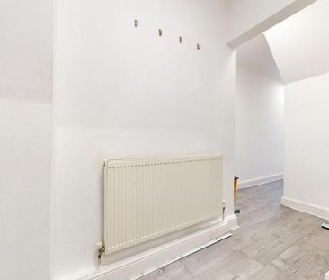 3 bedroom flat to rent - Photo 4