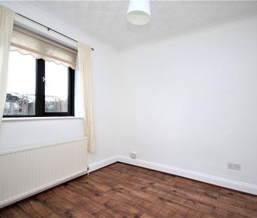 3 bedroom detached house to rent - Photo 2