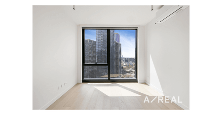 Brand-New Southbank Luxury - Photo 3