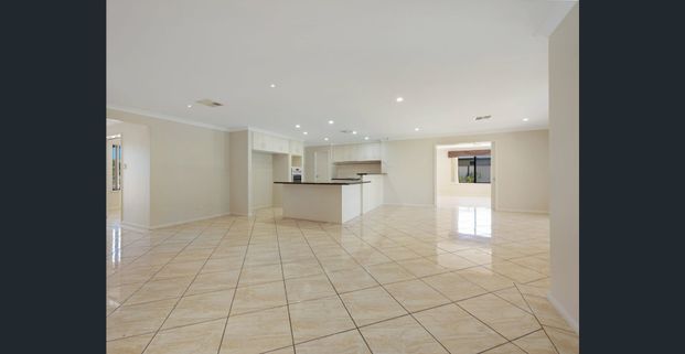 High-End Executive Home - Photo 1