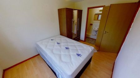 3 bedroom terraced house to rent - Photo 2