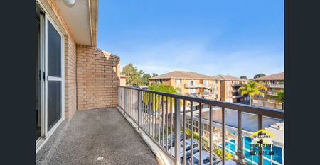 "Neat Riverpark Unit" - Photo 2