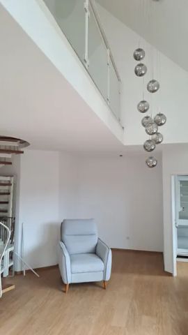 Stilvolle Galeriewohnung mit EBK im Hildener Norden - Photo 3