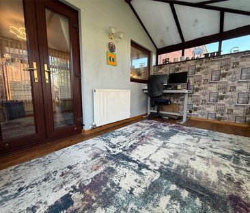 Bruntile Close, Farnborough, Hampshire, GU14 - Photo 3