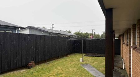 Charming 2-Bedroom unit - Photo 5