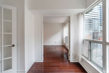 For Lease - 7 Carlton Street Unit# 714, Toronto, Ontario - Photo 3