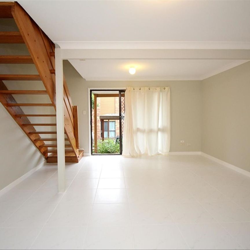 2/31 Defiance Road, Woodridge QLD 4114 - Townhouse For Rent | Domain - Photo 1