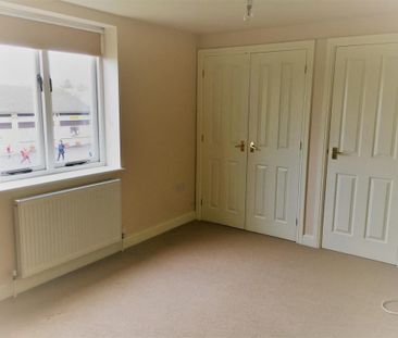 4 bedroom detached house to rent - Photo 3