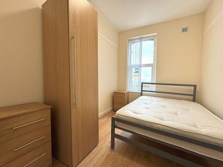 3 bedroom terraced house to rent - Photo 3