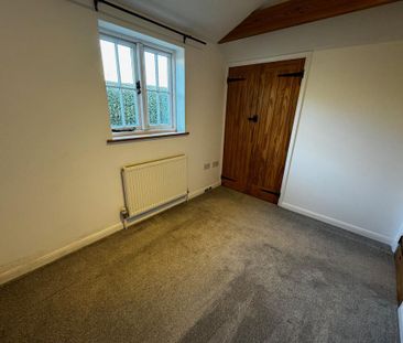 3 bedroom semi-detached bungalow to rent - Photo 3