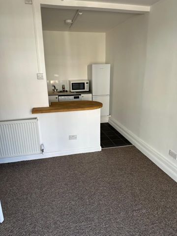 1 Bed Flat, Holmesdale Road, SE25 - Photo 4