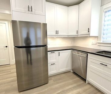 Fully Renovated 3 Bedroom, 2 Bathroom Main Floor Unit in South Walk... - Photo 2