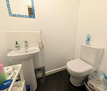 End of terrace house to rent on - Photo 5