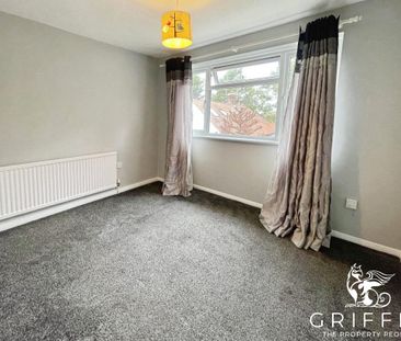 Blackmore Close, Grays, RM17 - Photo 4