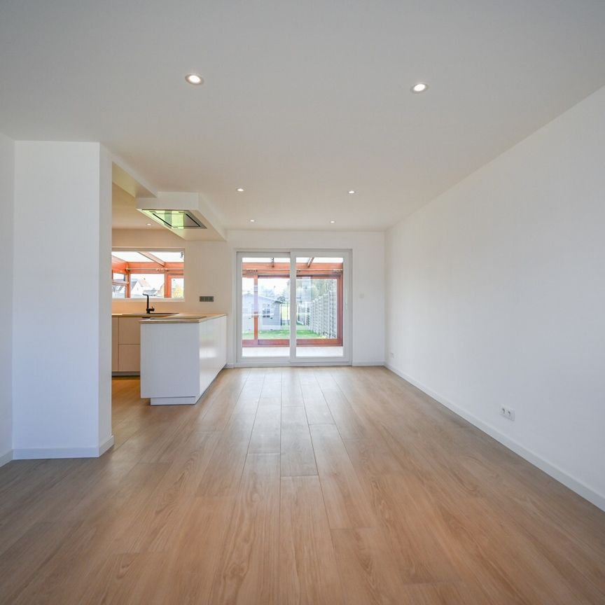 Instapklare eengezinswoning in een rustige buurt in Oostrozebeke! - Photo 1