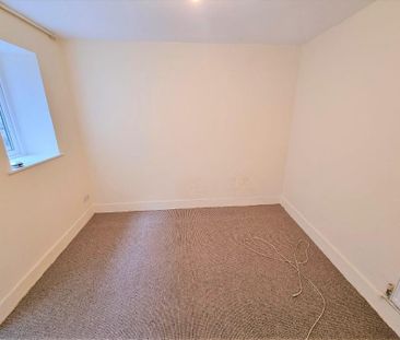 1 bedroom ground floor flat to rent - Photo 4