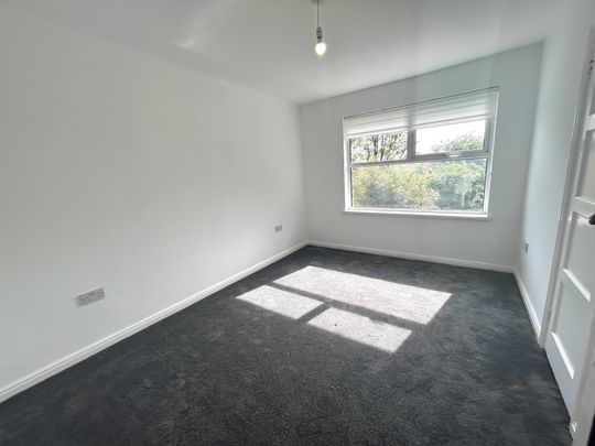 Allerton Road, Liverpool, L18 - Photo 1