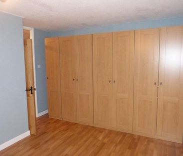 Sentinel Road, West Hunsbury - Photo 2