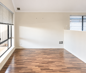 Comfortable Living with Plenty of Space - Photo 2