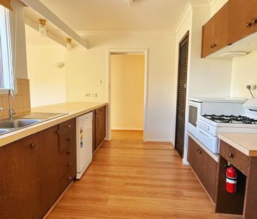 Spacious Family Home in Prime Mitcham Location - Photo 1