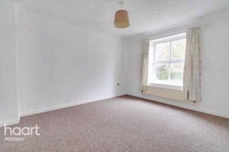 3 bedroom apartment to rent - Photo 4