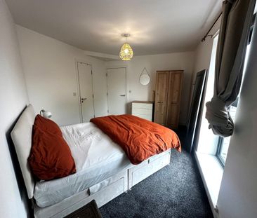 Elm Road North, Birkenhead - Photo 2