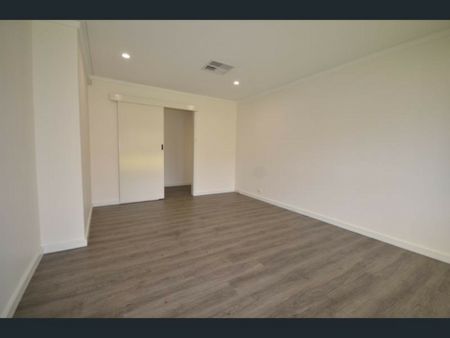 CHARMING HOME IN SILVER SANDS , WALK TO BEACH - Photo 4