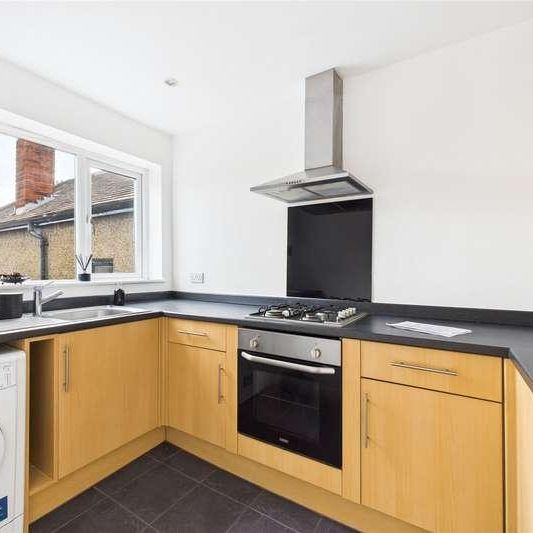 Fleet Road, Fleet, Hampshire, GU51 - Photo 1