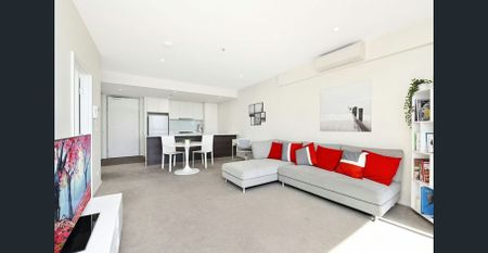 Stunning North Facing One Bedroom Apartment with Water Views - Leve 12 - Photo 2