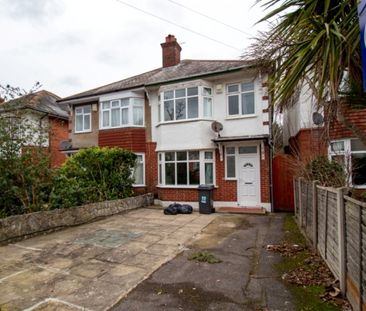 Student house on St Lukes Road - SEE VIDEO TOUR - Photo 1