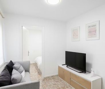 Carrer Estruch, L'Hospitalet de Llobregat, Catalonia 08904 - Photo 2