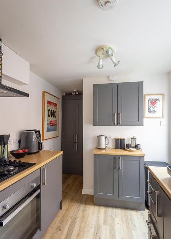 2 bedroom flat to rent - Photo 5