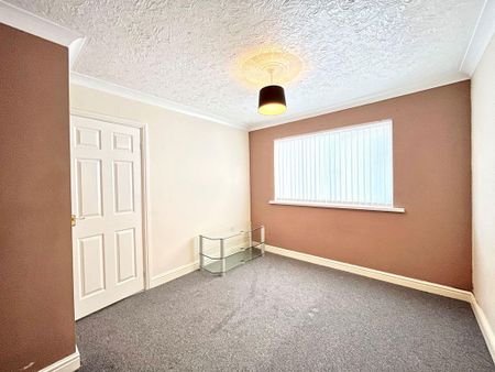 3 bed terraced house to rent in SR8 - Photo 5