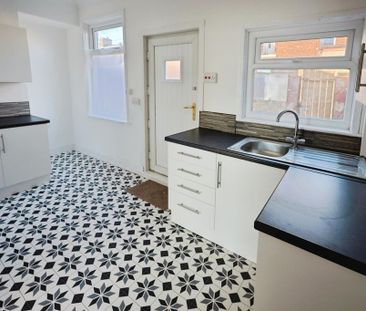 2 bedroom terraced house to rent - Photo 6