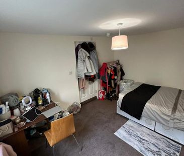 1 bedroom in a house share to rent - Photo 6