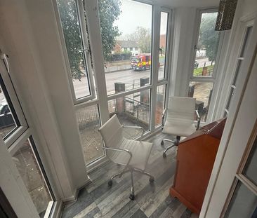 3 Bed Flat, Park Road, W4 - Photo 5