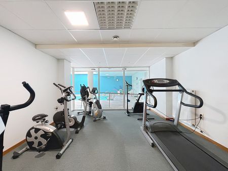 Ruim bemeubeld appartement te Sint-Denijs-Westrem - Photo 2