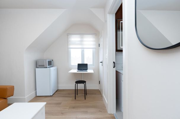 En-Suite Room 9, Malmesbury Road, Shirley, Southampton SO15 - Photo 1