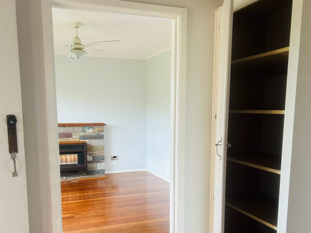 14 Vincent Crescent, Werribee, VIC - Photo 2