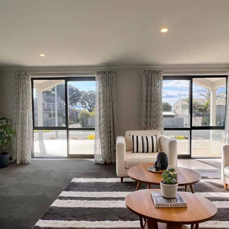 Sea Views & Spacious Living - Photo 1