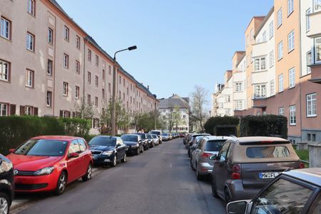 3 Zimmer • Balkon • Laminat • Tageslichtbad mit Wanne • Stellplatz • Tageslichtbad • jetzt mieten!? - Photo 5