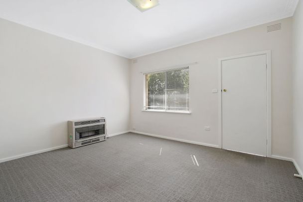 Central Convenience, Quiet Comfort & Just a Stroll to Dean Street - Photo 1