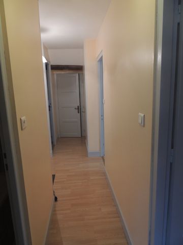 Location d'un appartement F3 (44 m²) à CHATEAUDUN - Photo 2