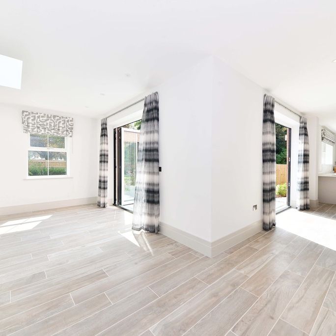 £6,000 - To Let - Photo 1