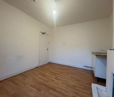 Studio to rent - Photo 6