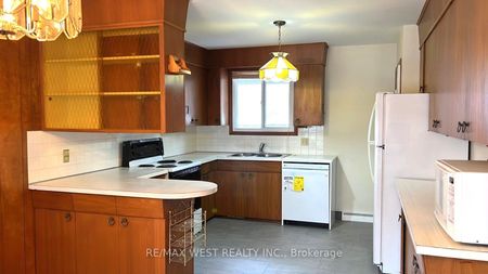 For Lease - 6725 Crawford Street, Niagara Falls, Ontario - Photo 2